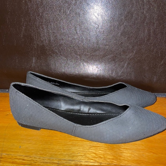 Black Snakeskin Flats - Picture 3 of 3